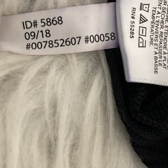 EXPRESS V-NECK LONG SLEEVE BLACK DRESS SIZE MEDIUM NEW - Picture 9 of 9